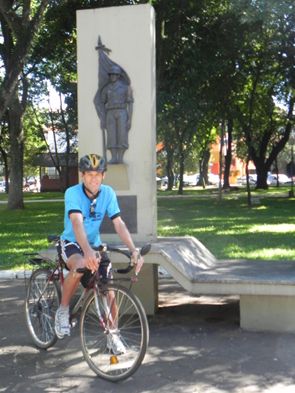 Egon espera trazer boas histórias de mais uma viagem. 