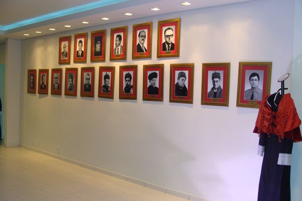 Galeria reúne os fundadores e diretores da Faculdade de Direito de Santo Ângelo.