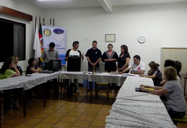 Rotary Club Cruzeiro adotou a entidade ABEFRA para prestar auxílio sempre que possível.